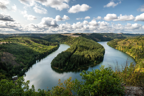Blick von oben auf den HW Stausee